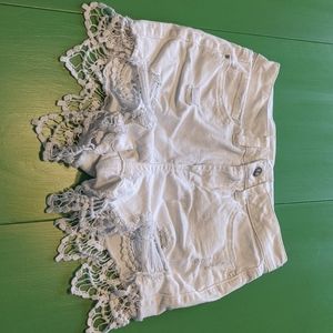 Shorts with lace